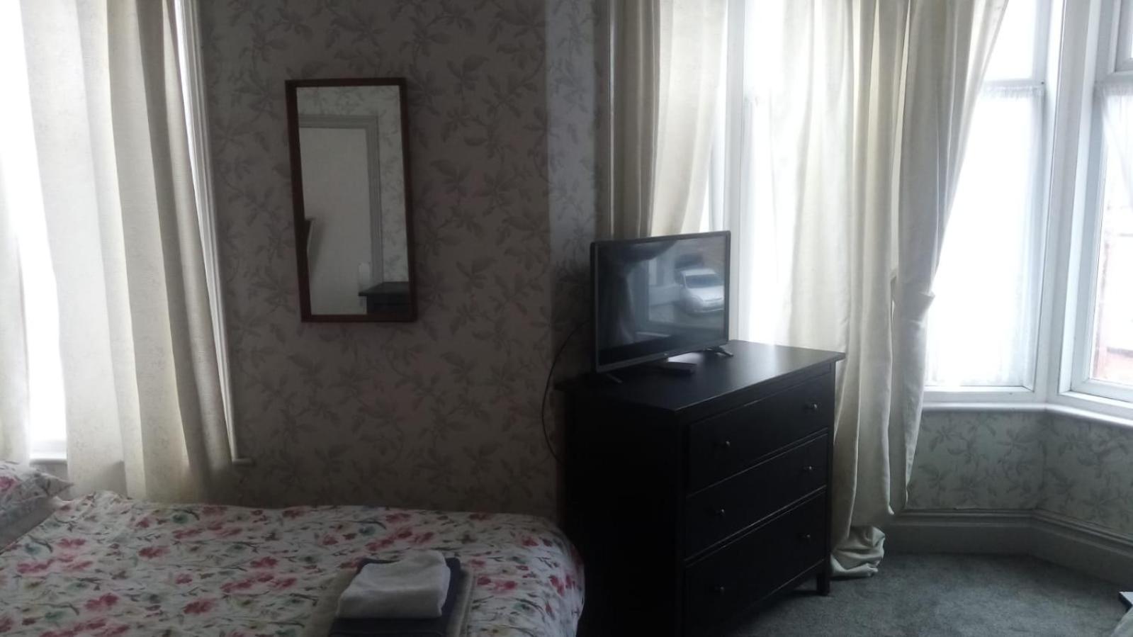 The New Macleods Guest House Blackpool Ngoại thất bức ảnh